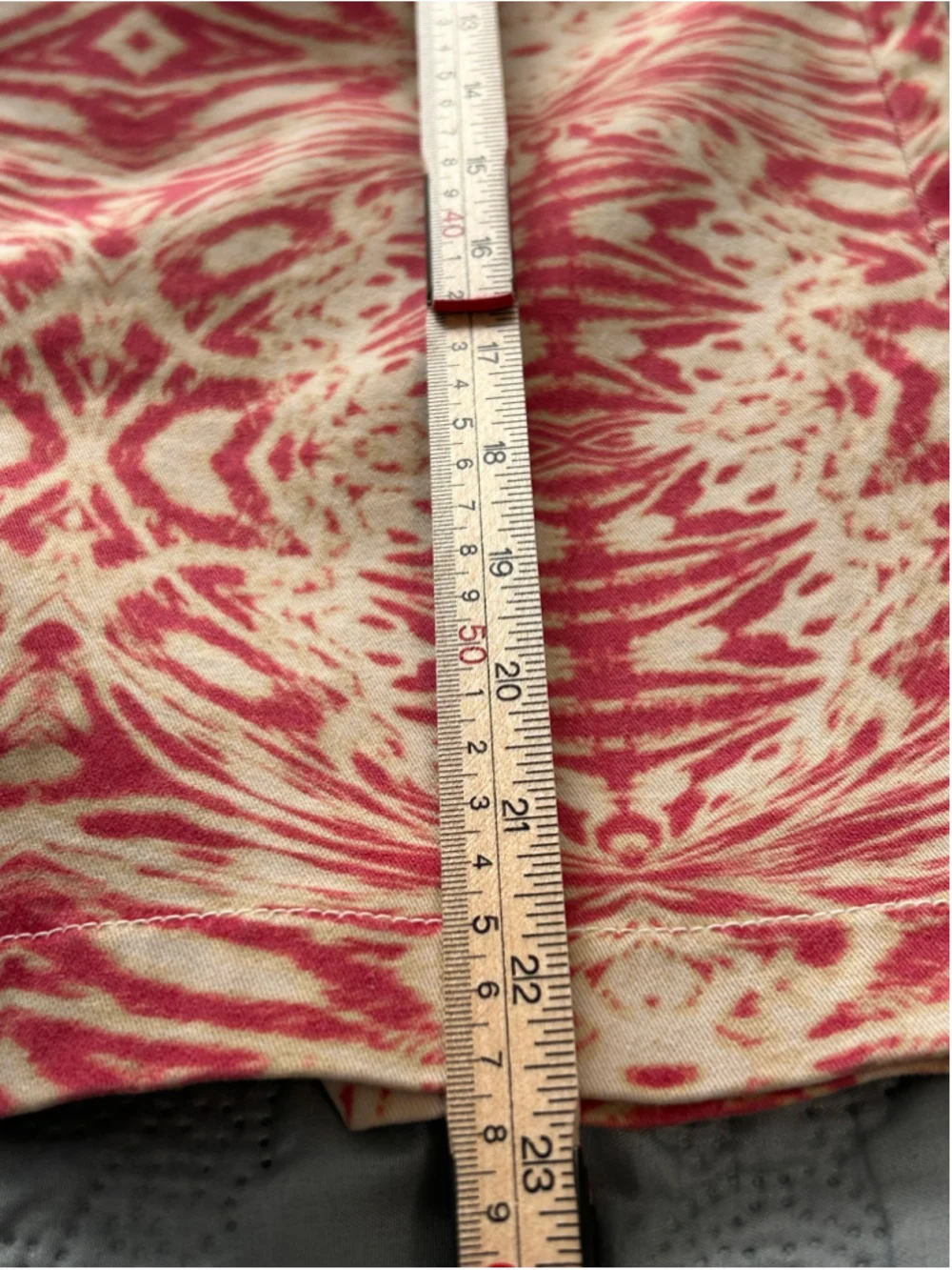 NYDJ Red Cream Abstract Print Denim Mini Skirt Size 4 Stretch